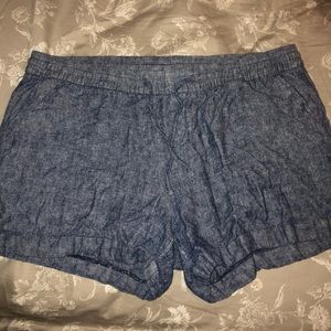 Stretchy denim shorts